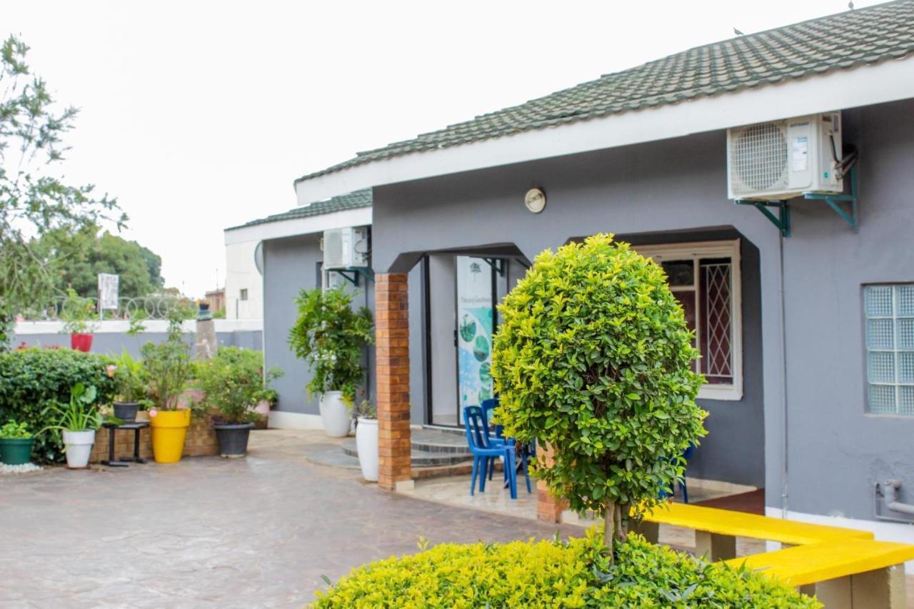 Motseleng Guest House Palapye Exterior photo